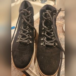 Hiking boots from Kohls. 9M